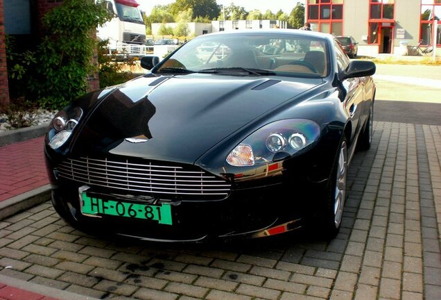 Aston Martin DB9