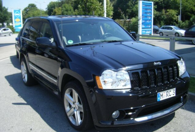 Jeep Grand Cherokee SRT-8 2005