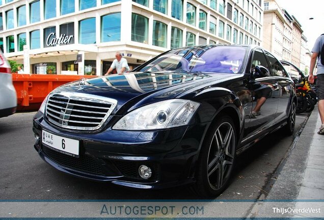 Mercedes-Benz S 65 AMG V221