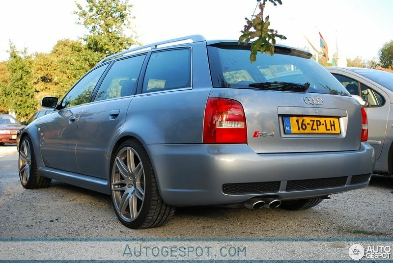 Audi RS4 Avant B5