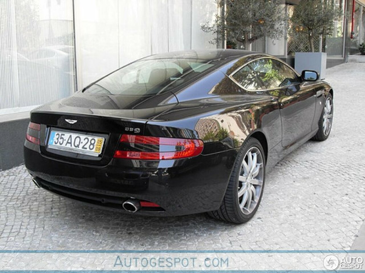 Aston Martin DB9