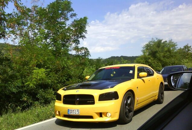 Dodge Charger SRT-8