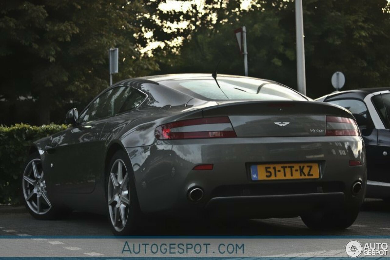 Aston Martin V8 Vantage