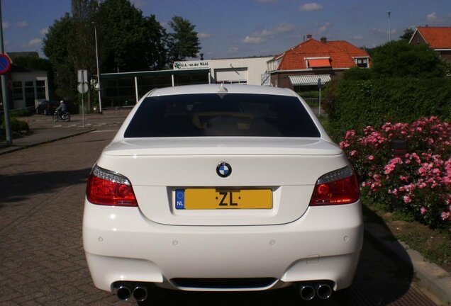 BMW M5 E60 2005