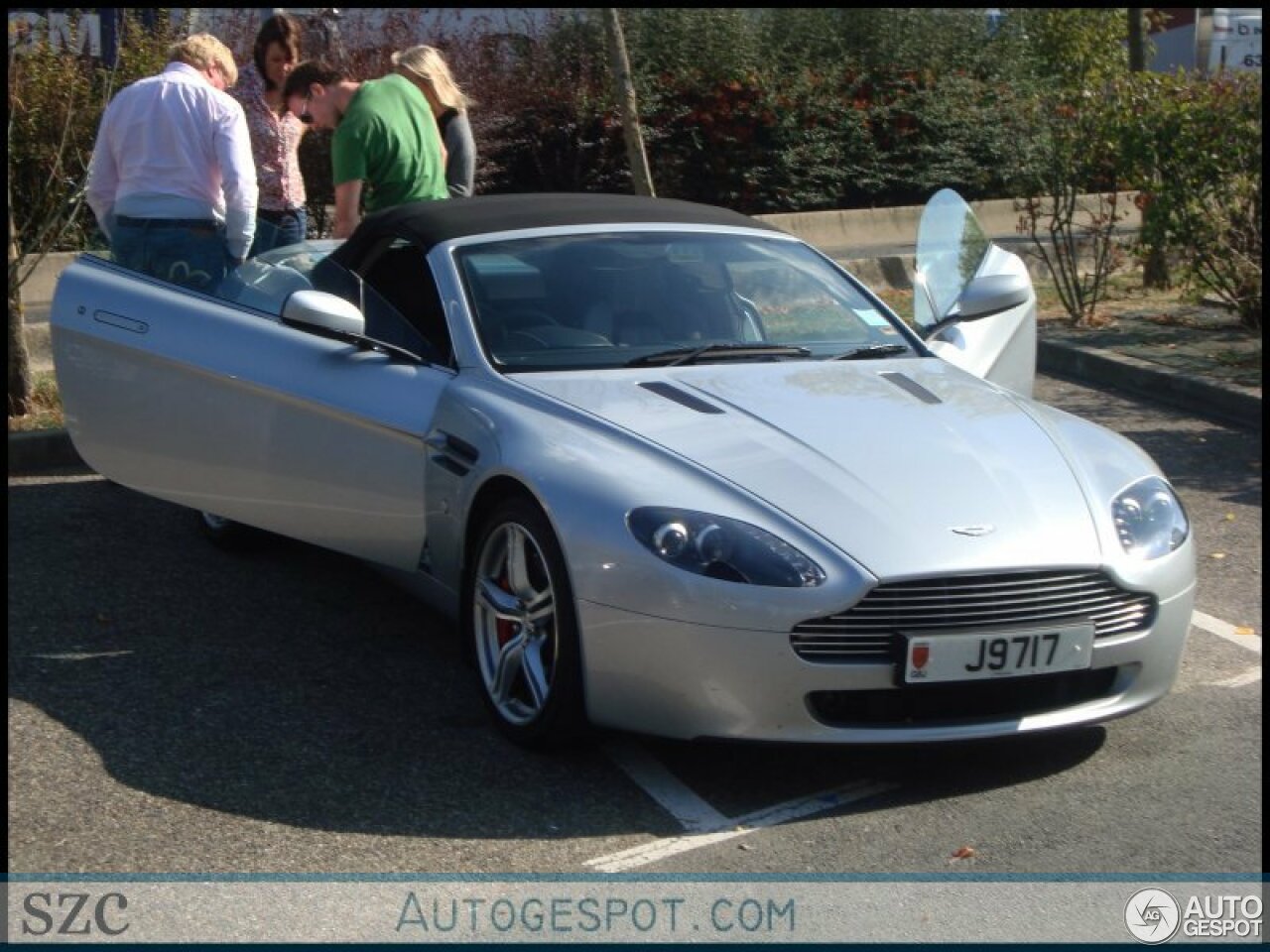 Aston Martin V8 Vantage Roadster