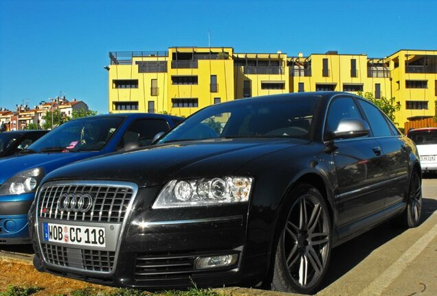 Audi S8 D3