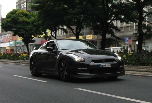 Nissan GT-R