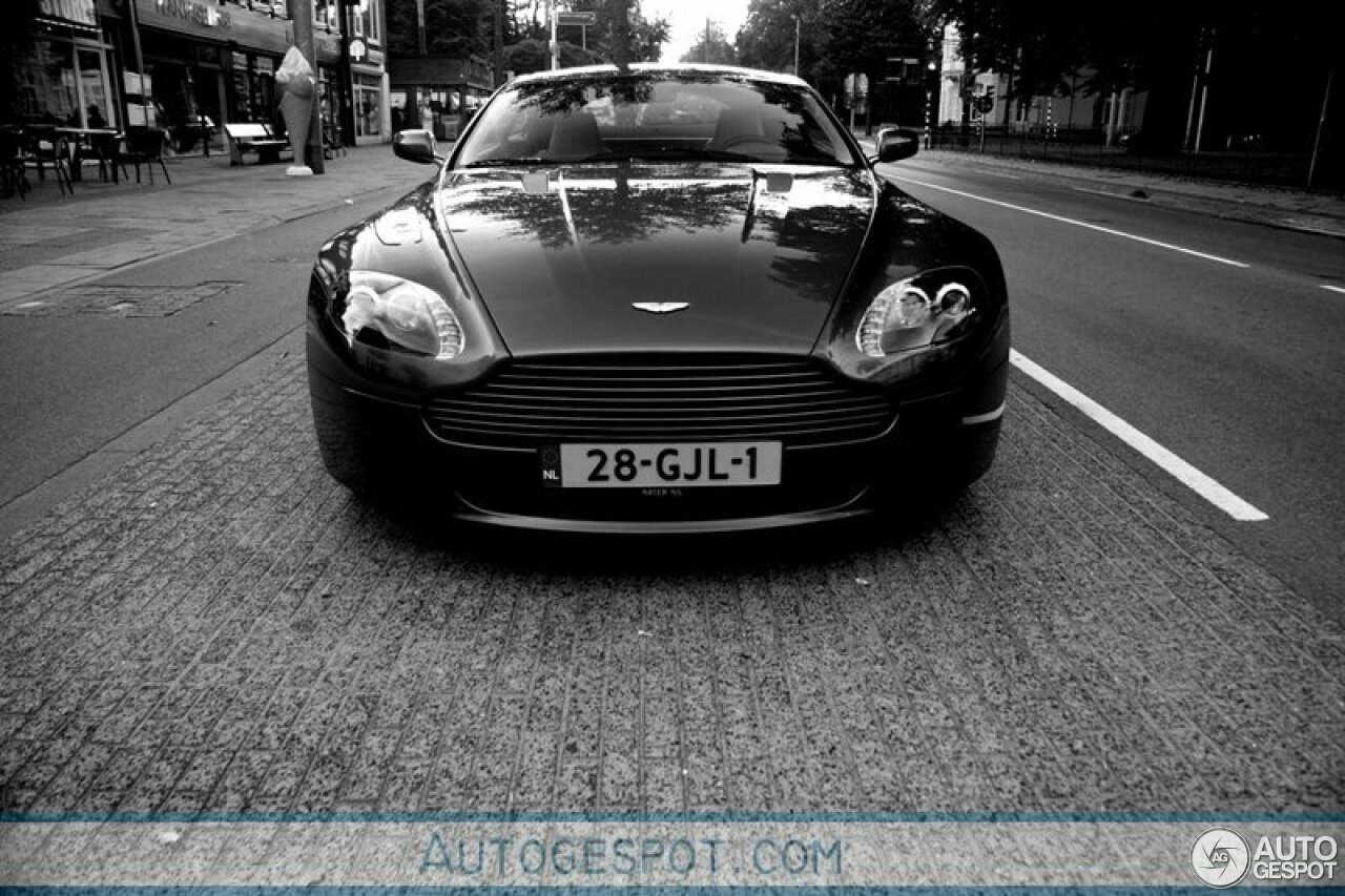 Aston Martin V8 Vantage