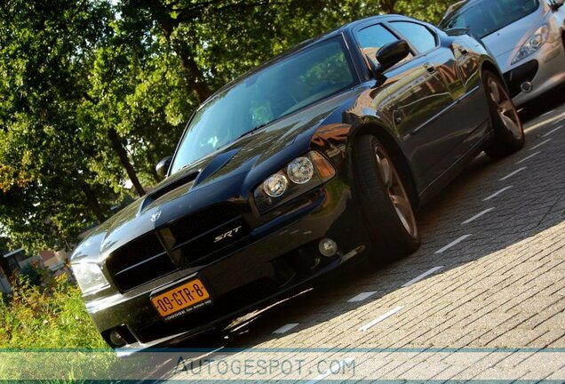 Dodge Charger SRT-8