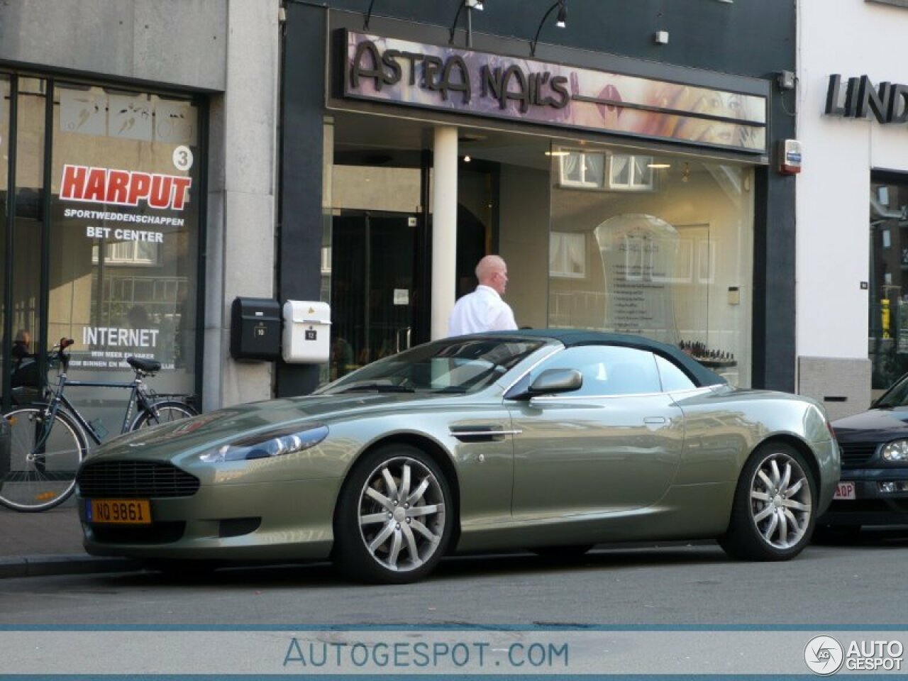 Aston Martin DB9 Volante