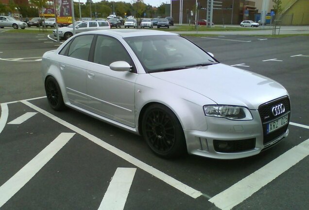 Audi RS4 Sedan