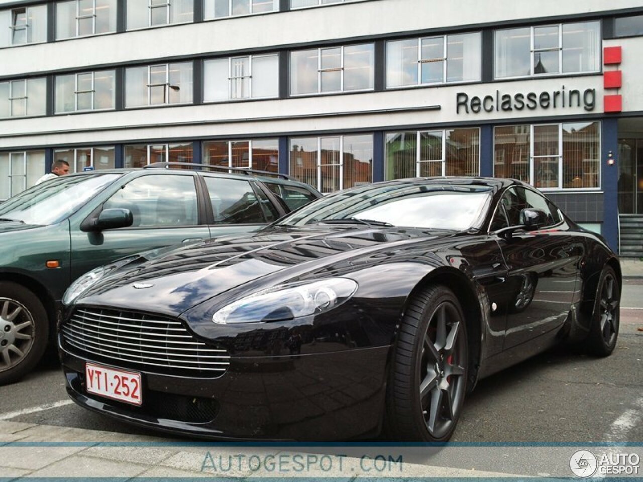 Aston Martin V8 Vantage