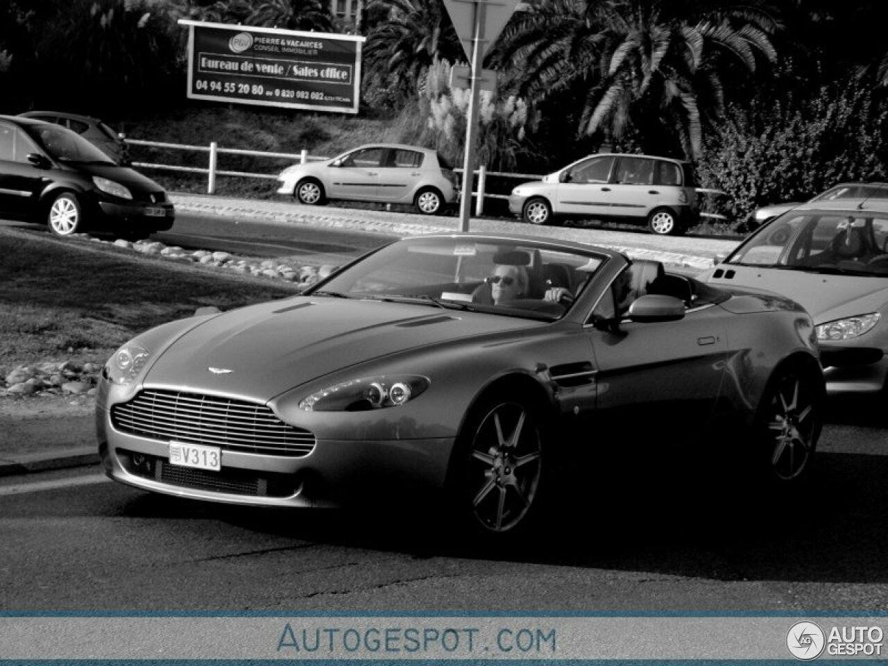 Aston Martin V8 Vantage Roadster