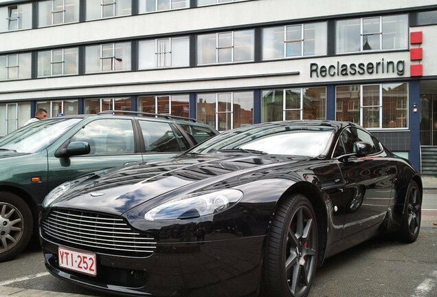 Aston Martin V8 Vantage