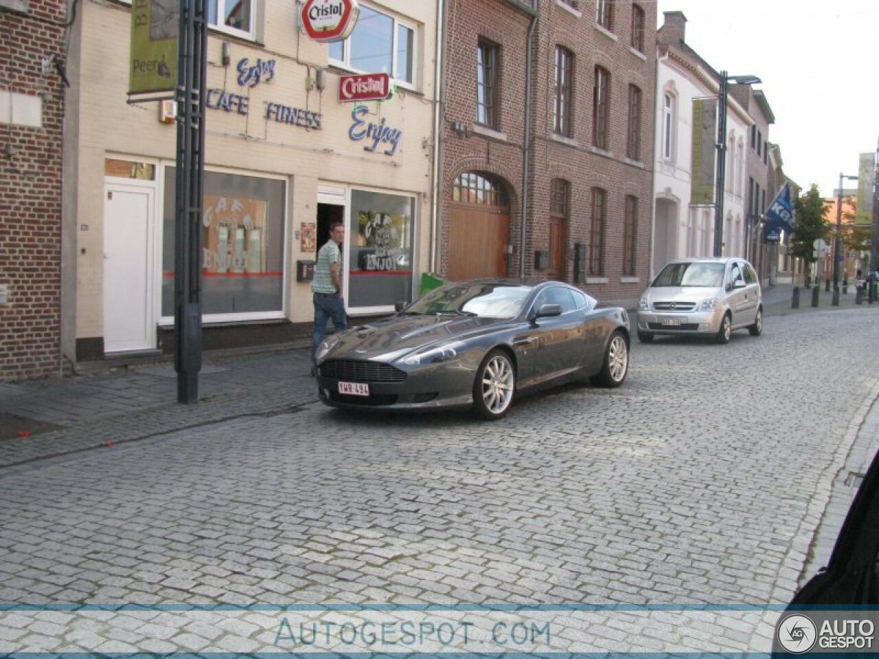 Aston Martin DB9