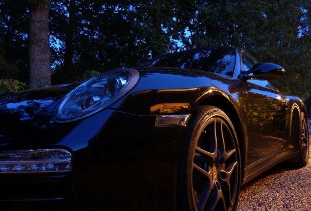 Porsche 997 Carrera 4S MkII Pon Edition