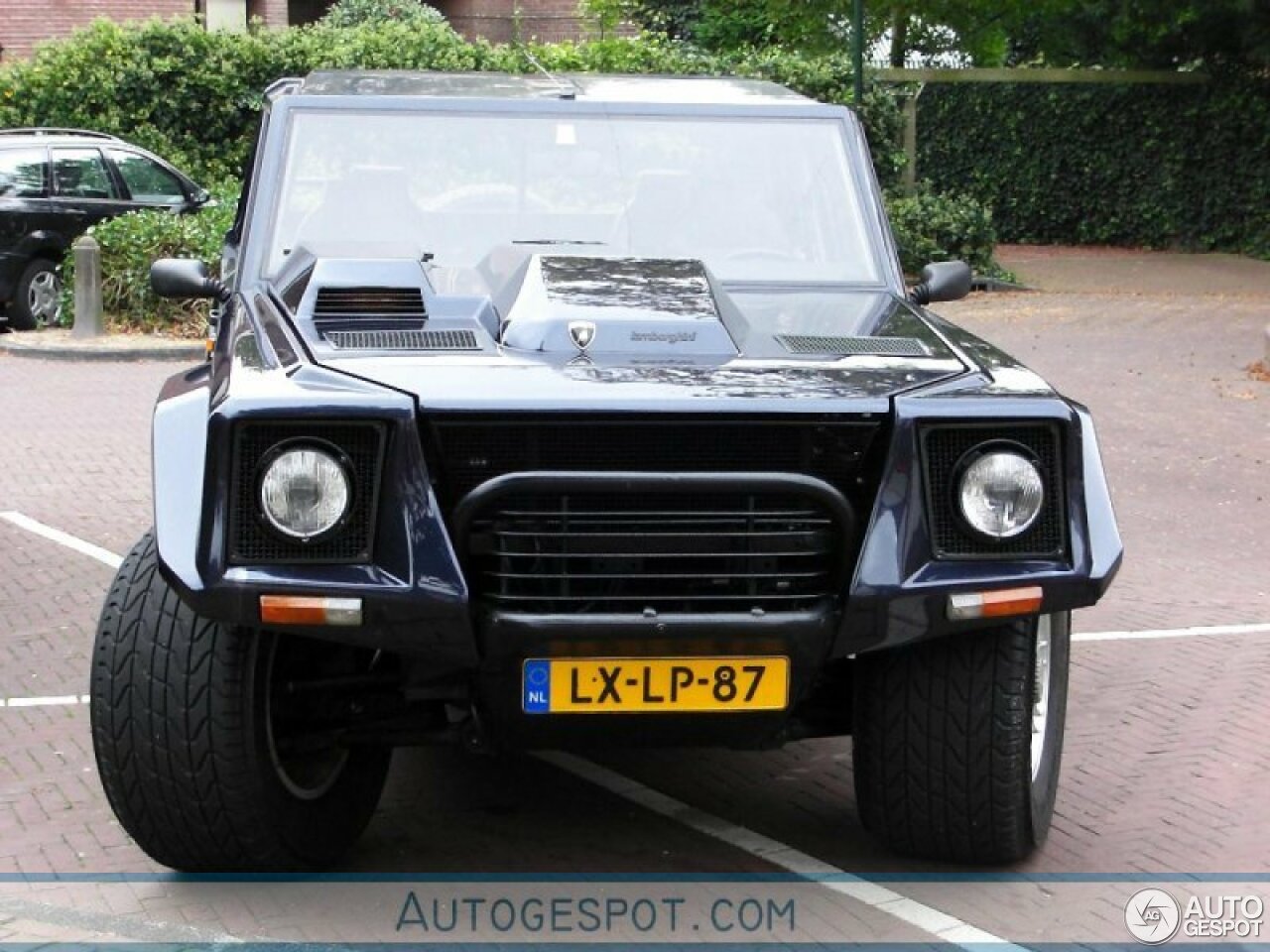 Lamborghini LM002