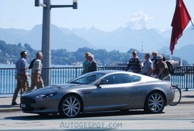 Aston Martin DB9