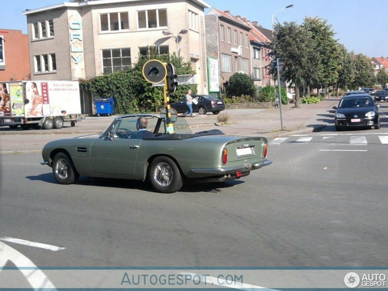 Aston Martin DB6 Volante