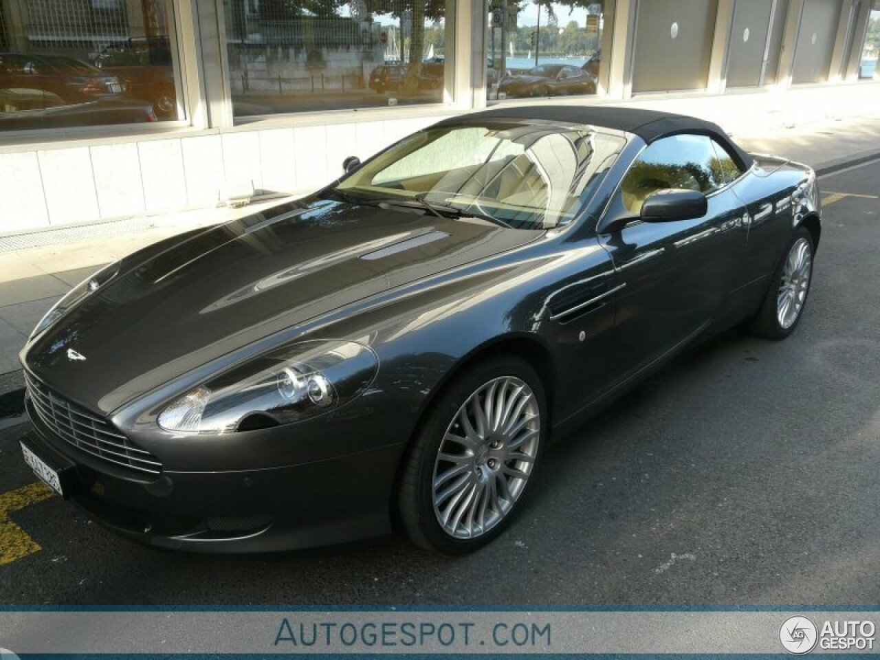 Aston Martin DB9 Volante