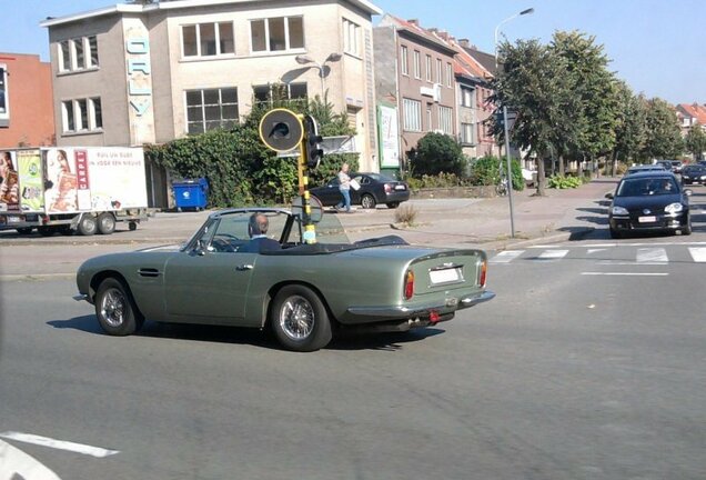 Aston Martin DB6 Volante