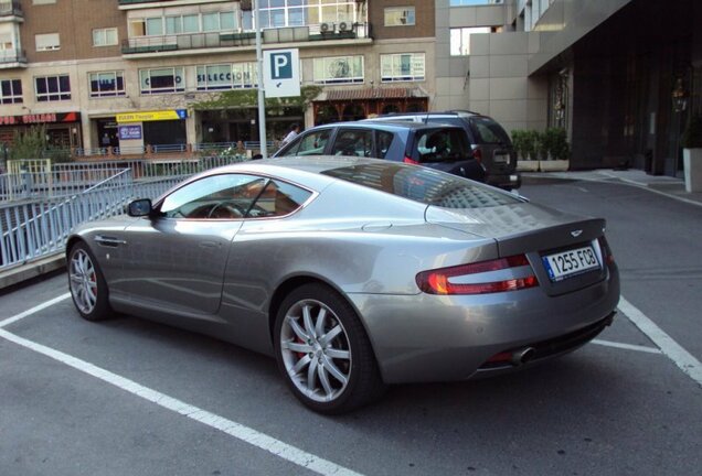 Aston Martin DB9