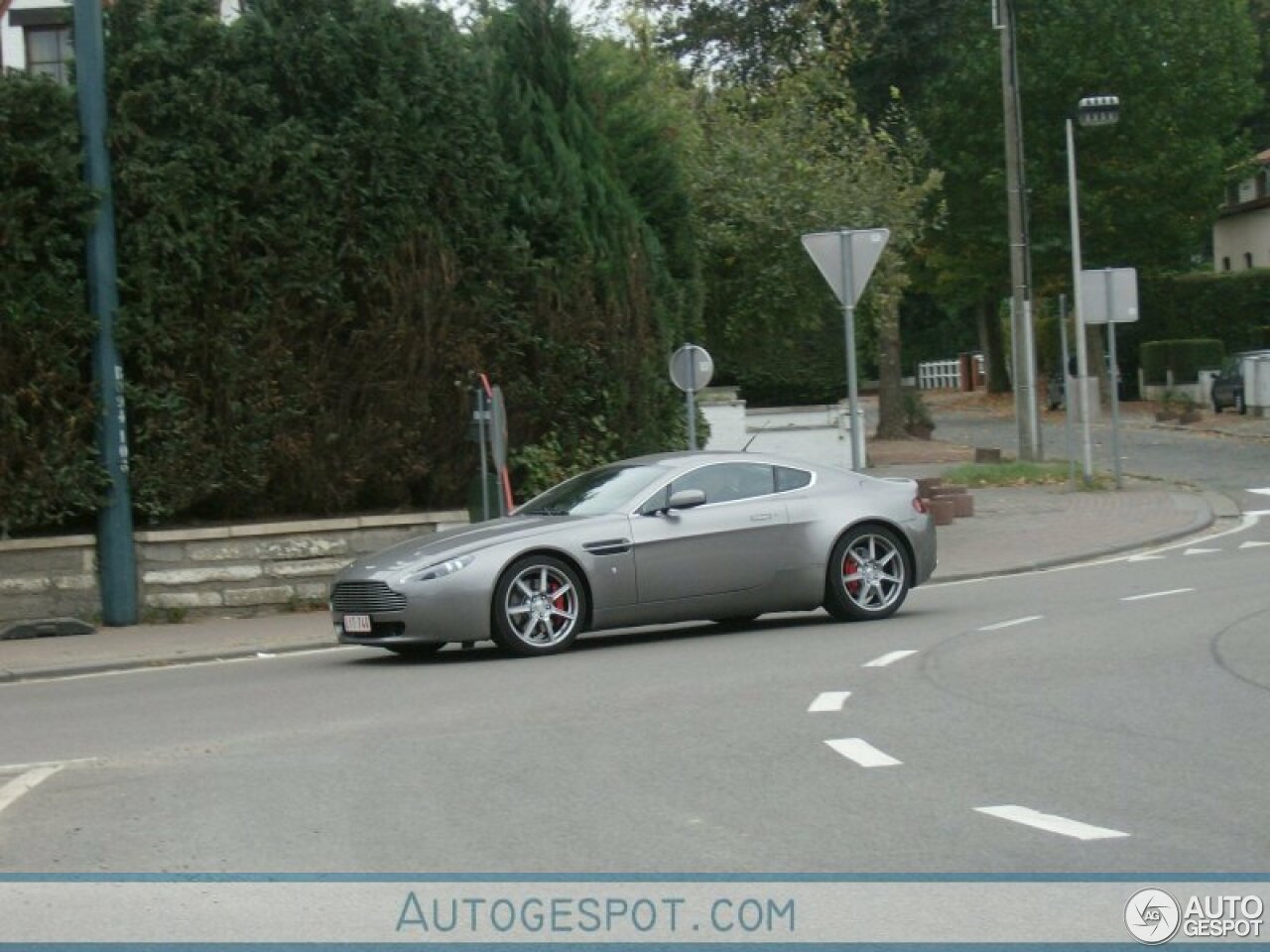 Aston Martin V8 Vantage