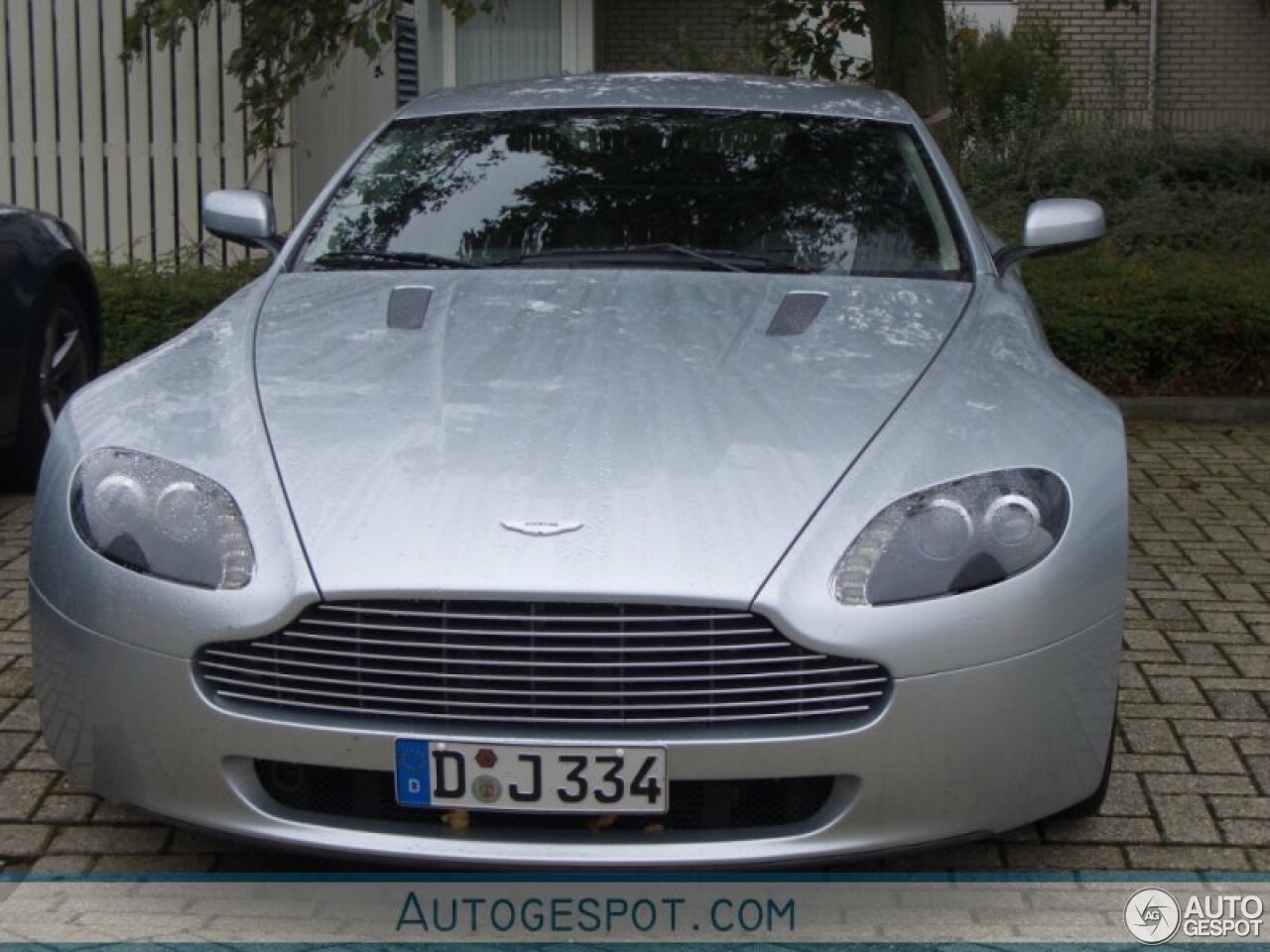 Aston Martin V8 Vantage