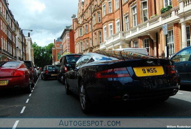 Aston Martin DB9