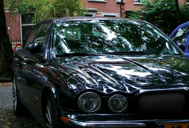 Jaguar XJR