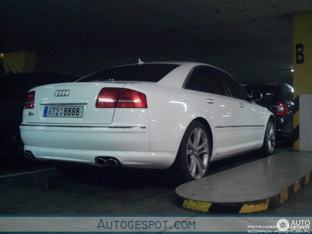 Audi S8 D3