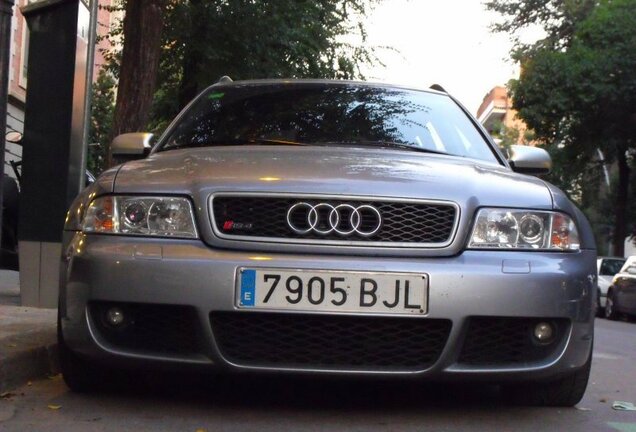 Audi RS4 Avant B5