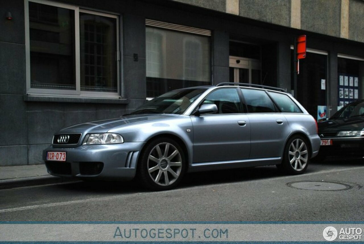 Audi RS4 Avant B5