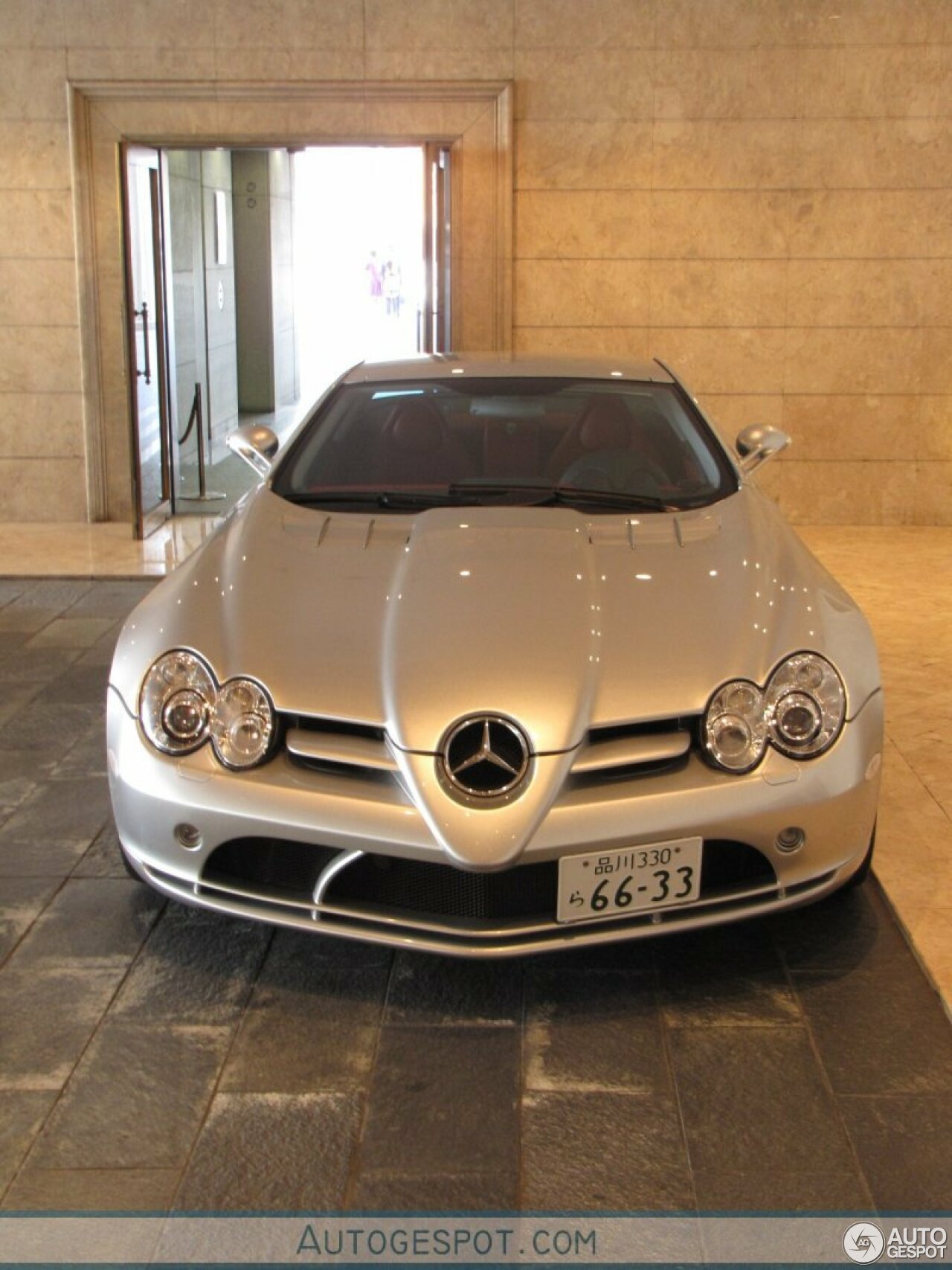 Mercedes-Benz SLR McLaren