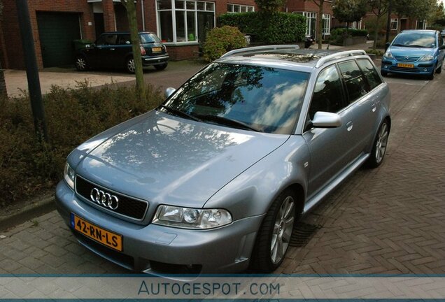 Audi RS4 Avant B5