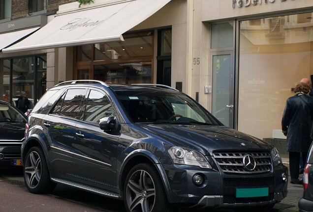 Mercedes-Benz ML 63 AMG 10th Anniversary