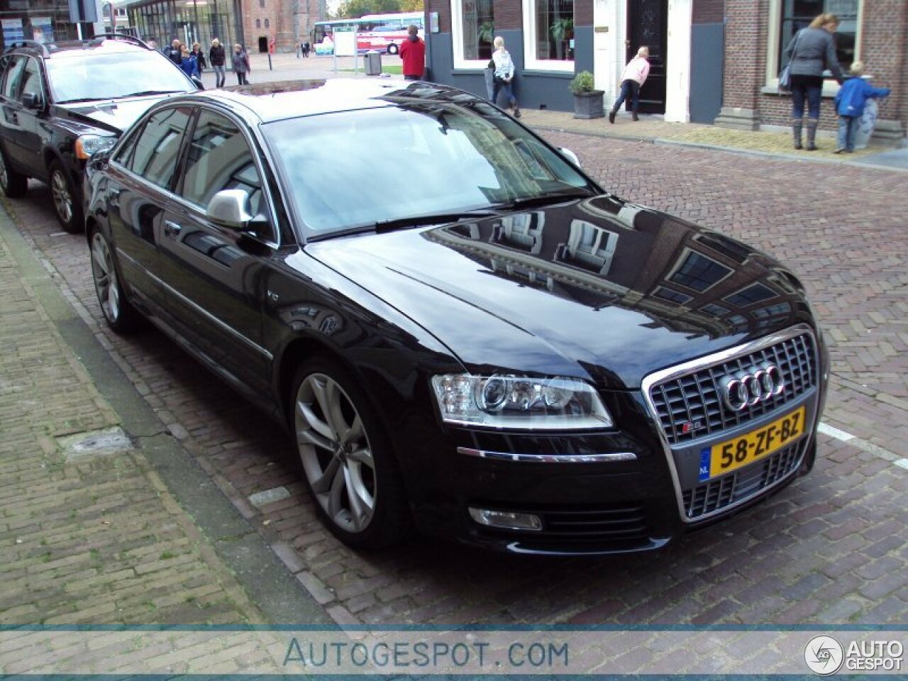 Audi S8 D3