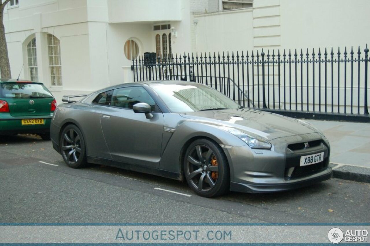 Nissan GT-R