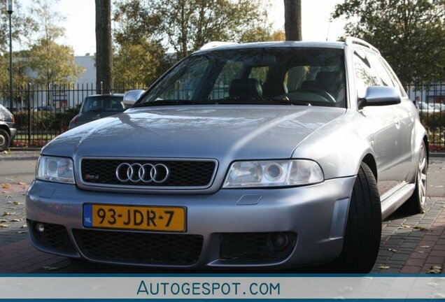 Audi RS4 Avant B5