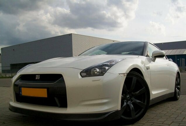 Nissan GT-R