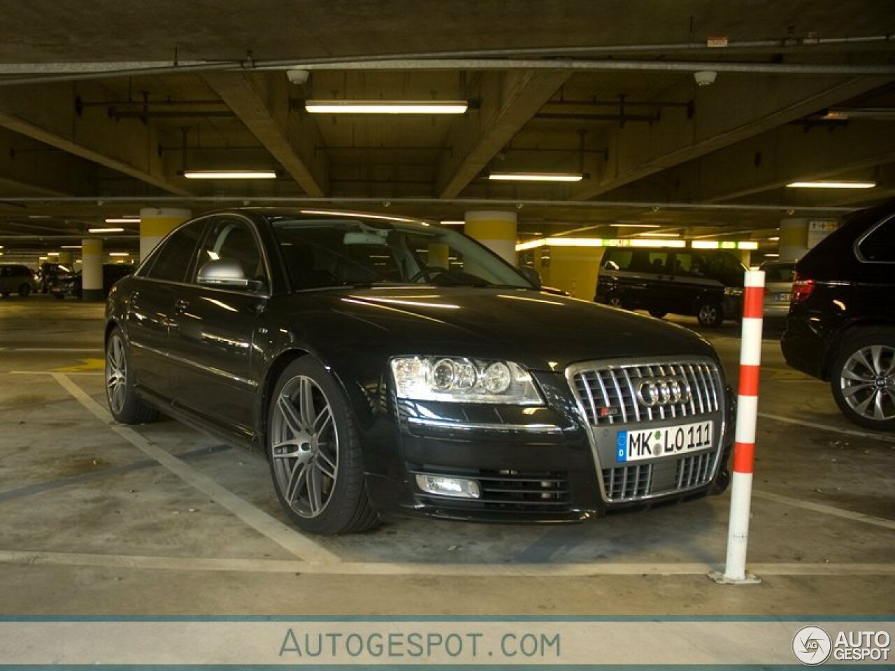 Audi S8 D3