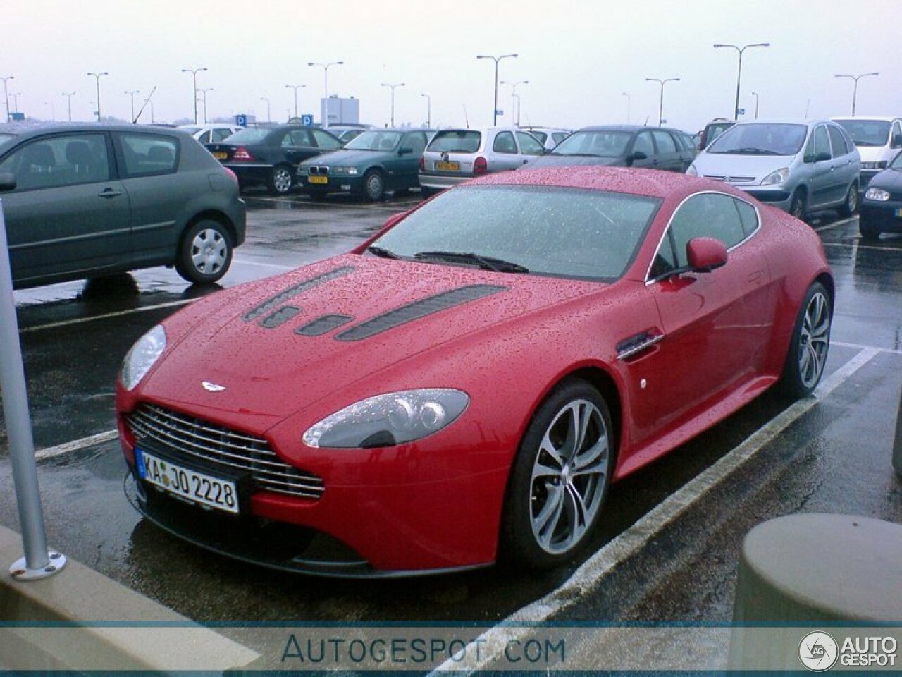 Aston Martin V12 Vantage