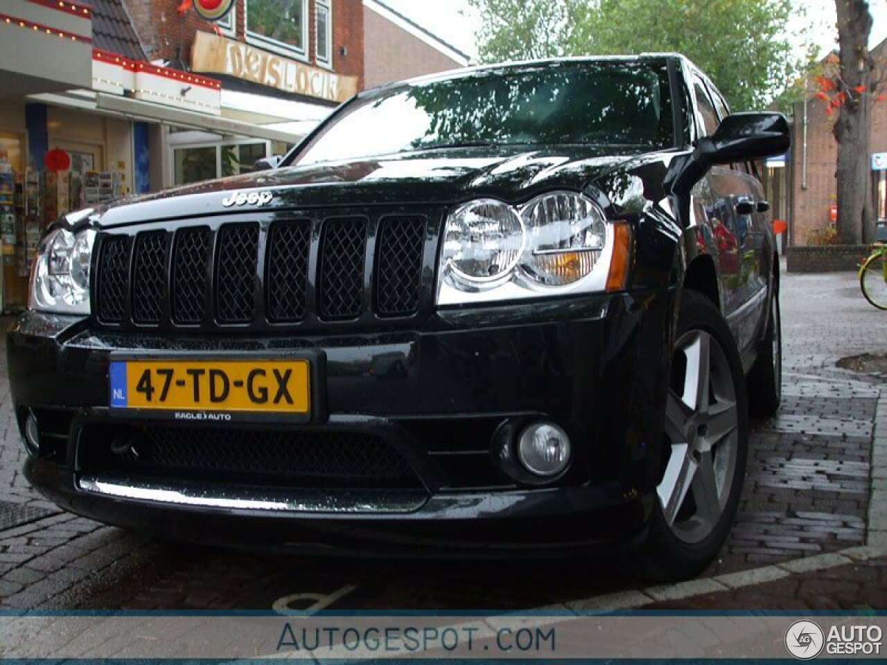 Jeep Grand Cherokee SRT-8 2005