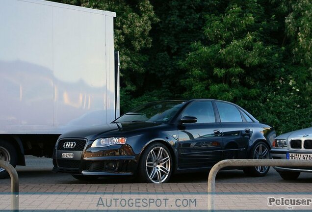 Audi RS4 Sedan