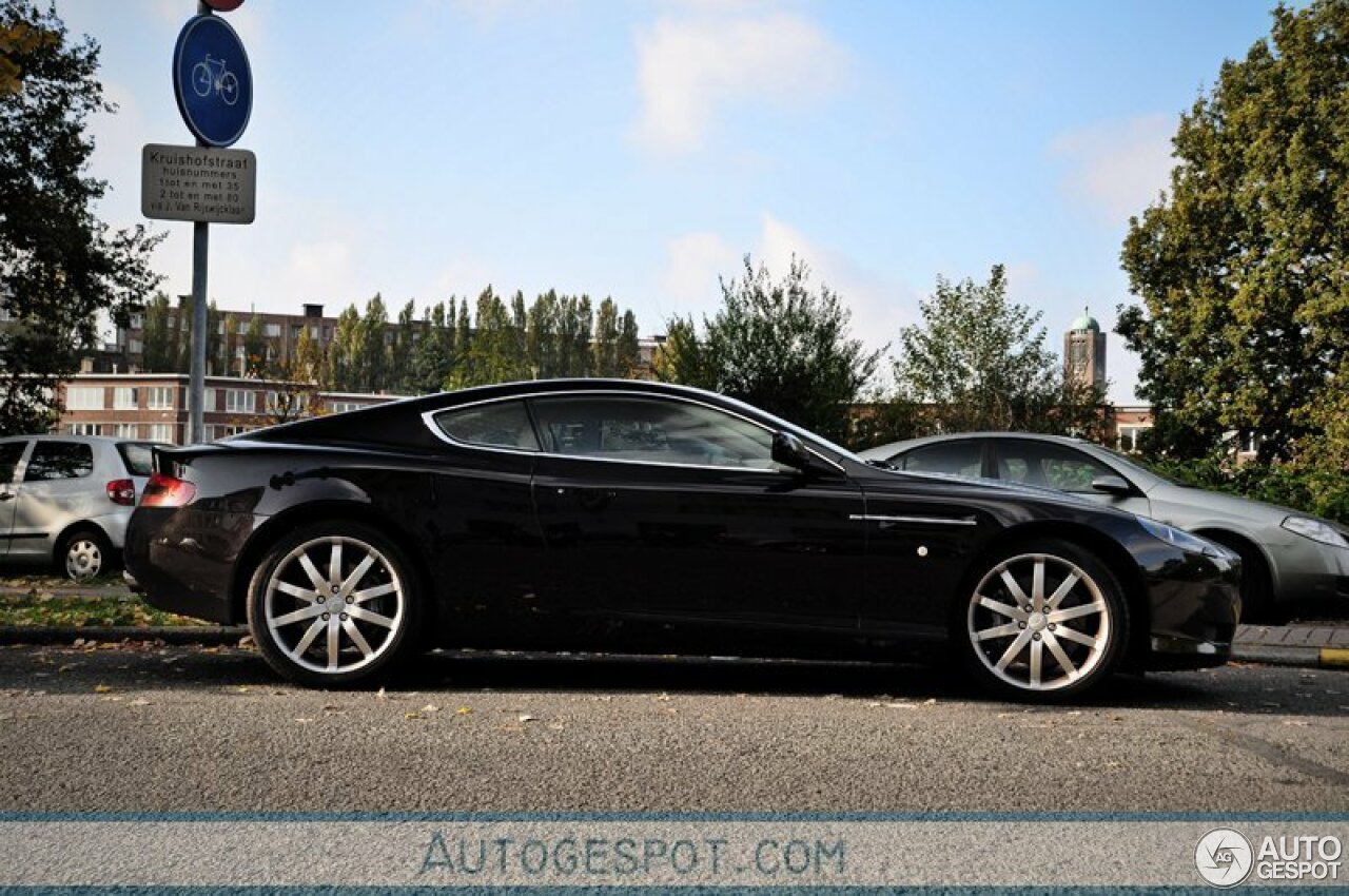 Aston Martin DB9