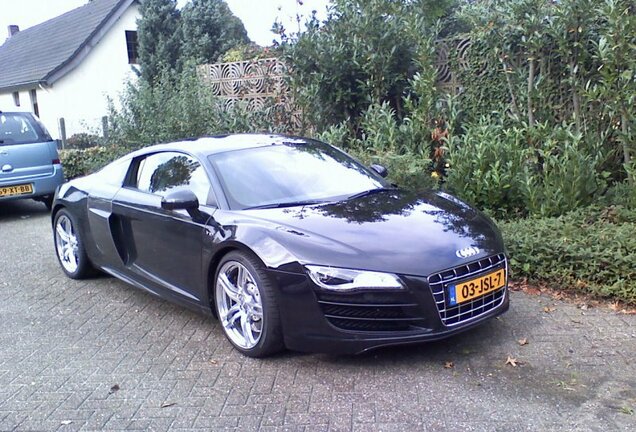 Audi R8 V10