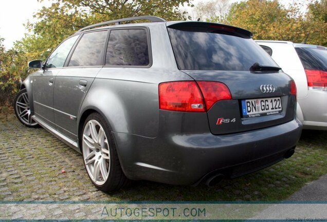 Audi RS4 Avant B7