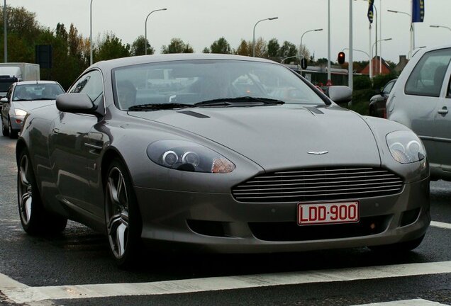 Aston Martin DB9