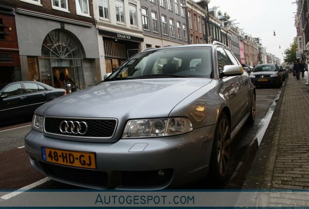 Audi RS4 Avant B5