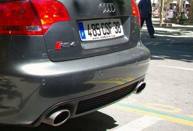 Audi RS4 Avant B7